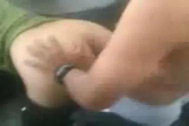 ABG Ditiduri Geng Vespa di Tempat Parkir Viral