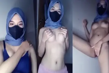 Ukhti Alina Pamer Dildo Binal Lewat Live Streaming
